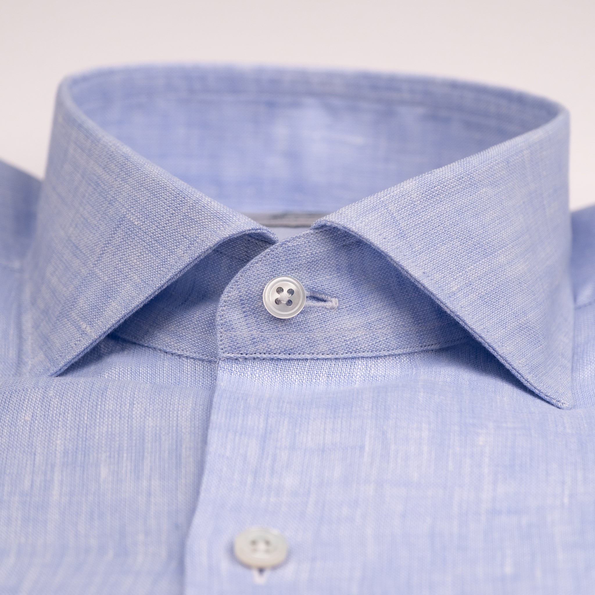 The Niven Fox Summer Light Blue Linen Shirt cloth detail
