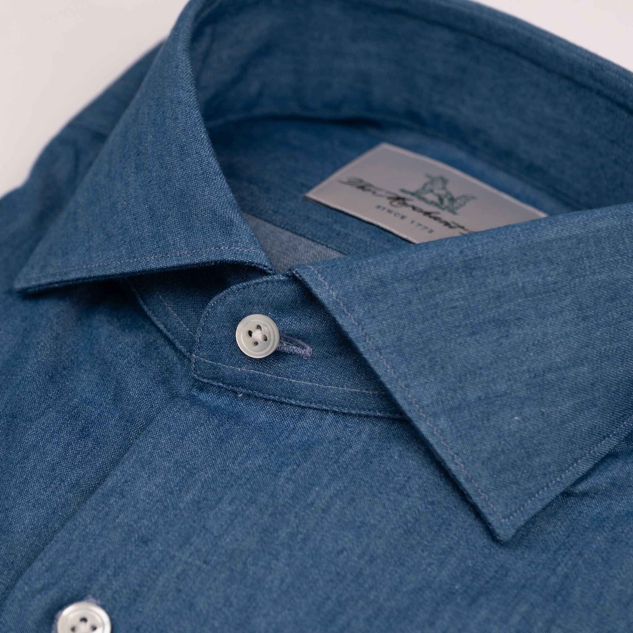 The Niven Fox Weekend Mid Wash Denim Shirt collar detail